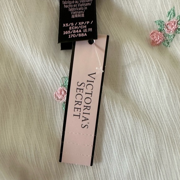 NWT Victoria's Secret White Sheer Long Floral Embroidered Robe, Sz XS/S - Picture 10 of 13